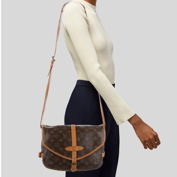 Authentic LOUIS VUITTON Monogram Saumur 30 Excellent Condition - Picture 3 of 8